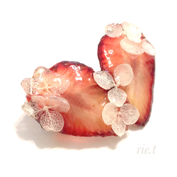 再販2【rie.t】イチゴのバレッタ 1枚目の画像