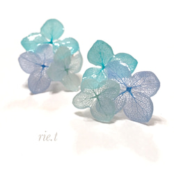 再販13【rie.t】ブルーの紫陽花　ピアス／イヤリング 2枚目の画像