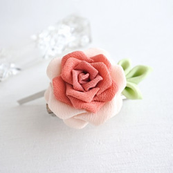 恋する薔薇姫✦ドレスの裾をなびかせて。⊰ スカーレット⊱　つまみ細工　クリップ 3枚目の画像