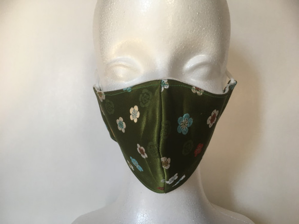 【受注製作】西陣織金襴マスク　抹茶色に小梅柄　009 3枚目の画像