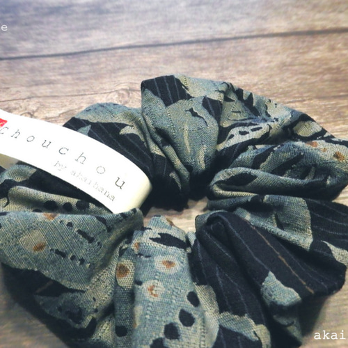 着物風和柄シュシュ⦿古渡更紗⦿紺 シュシュ 朱い花 通販