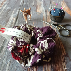 着物風和柄シュシュ⦿大輪菊⦿小豆紫 2枚目の画像