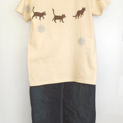 猫さんぽ柄Tシャツ（受注生産） 4枚目の画像