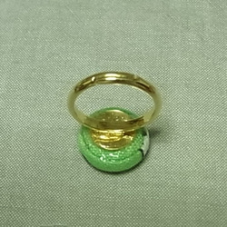 「緑チョウチョ」柄の指輪 2枚目の画像