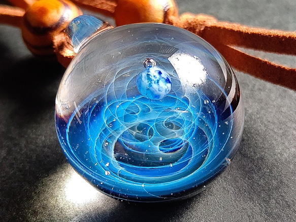 ○ [ オミグラ！ ] 宇宙 ガラス 地球 ハンドメイド ネックレス