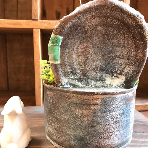 春が来た* ∮多肉植物の寄せ植え∮リメ缶*錆び風ペイント 春が来た* ∮多肉植物の寄せ植え∮リメ缶*錆び風ペイント