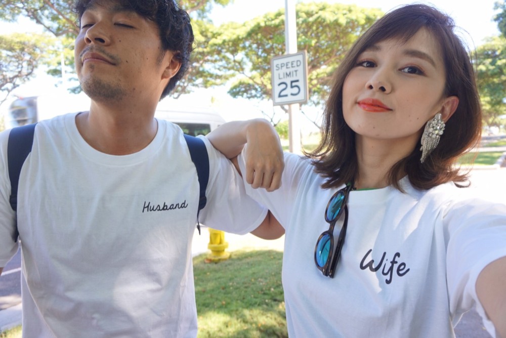 前撮りや結婚祝い♪ハネムーンにも♪お揃いおしゃれ「夫嫁Tシャツ」セット │ 結婚発表 ペアTシャツ