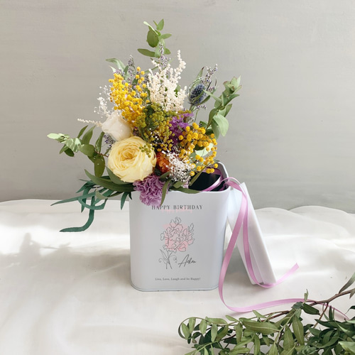 誕生日祝い】誕生花とお名前をお入れしてお作りするオリジナルフラワー