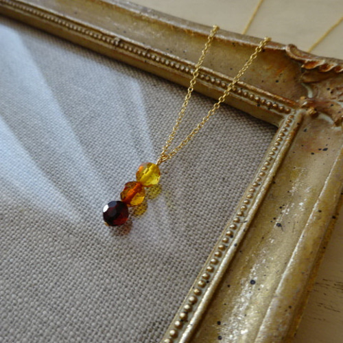 14kgf ＊バルティック♪アンバー(琥珀)＊3粒 ダークカラー