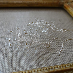 Silverフックピアス(sv925)【…Wire Art】～銀色の小枝に朝露をのせて～ 1枚目の画像