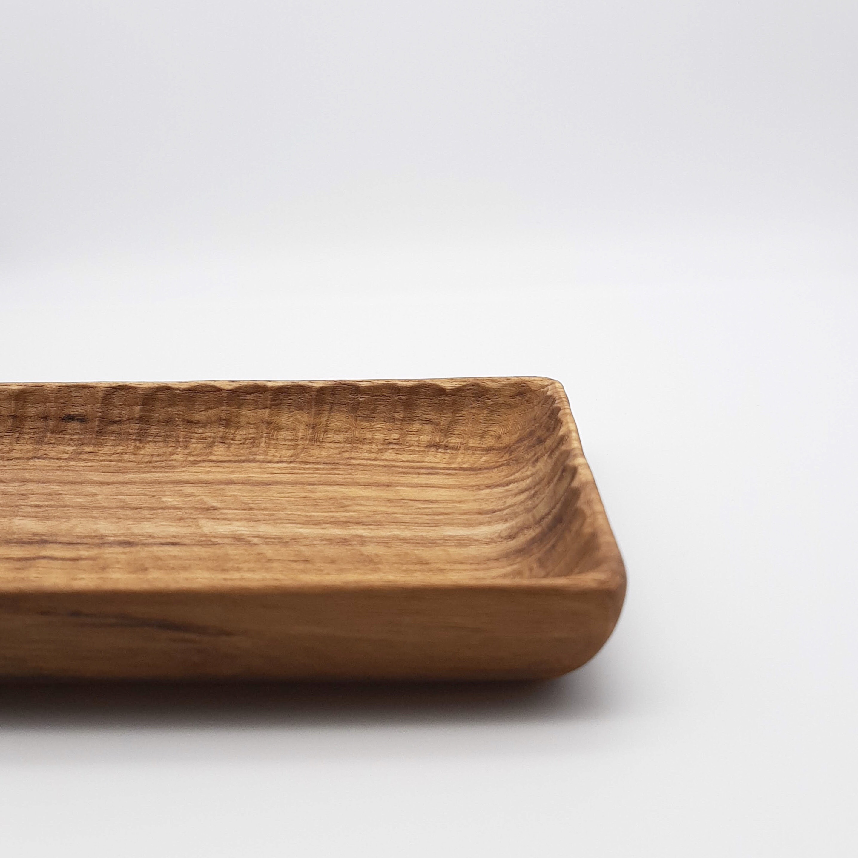 手彫りの木の器　クリフミディアム　チーク材  オリーブオイル仕上げ