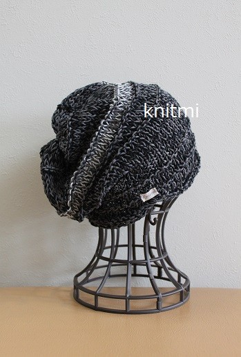 【ゆるっとコットン しめつけない】ゆるっとすっぽりOK★ニット帽子 チャコールグレー&ブラックmix