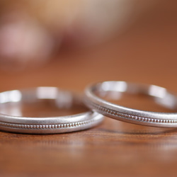 センター・ミルグレイン　シンプル結婚指輪　89,000円～　◇磨きｏｒつや消し　◇Ｐｔ900＆K18 2枚目の画像