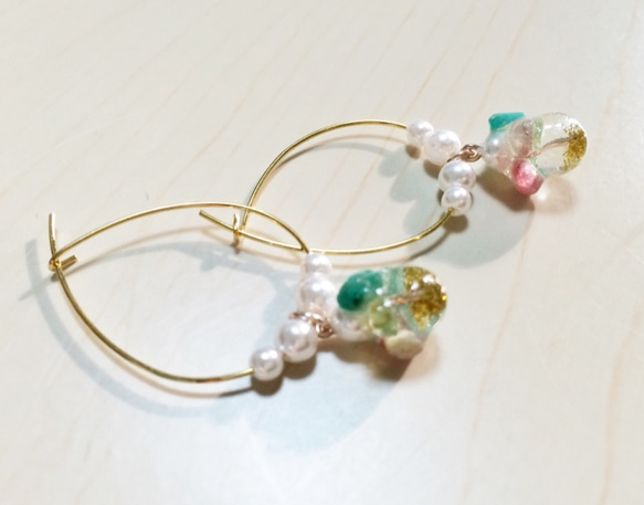 さざれ石とパールのピアス【レジン】 1枚目の画像