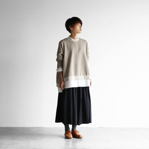 HUIS in house］SUVINスウェットゆるプルオーバー（カーキベージュ 