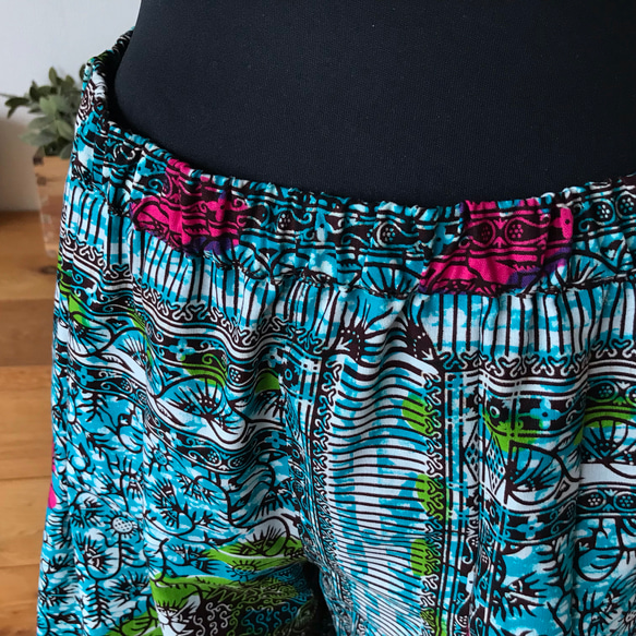 ＜Sweet African＞アフリカ生地のtack wide pants＜Ligiht blue Batik＞ 2枚目の画像