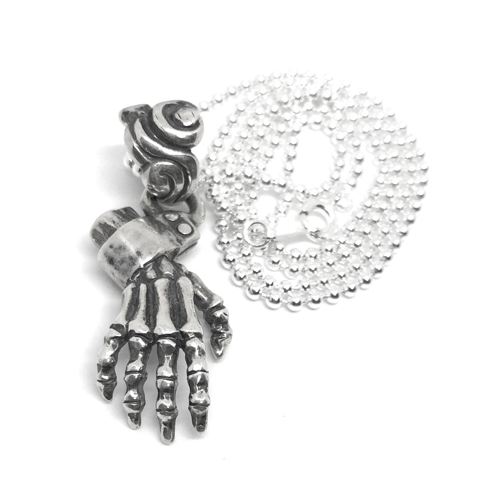 SOLID DESIGN SD-158R ライトハンドスカルシルバーペンダント