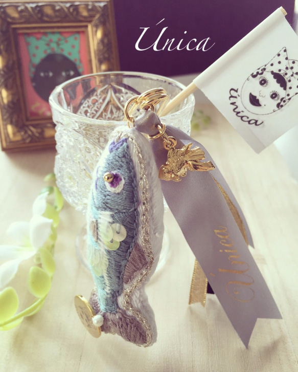 お魚ピンチャーム≪Pin charm［Pescado/Gold］L-0002G≫ 2枚目の画像