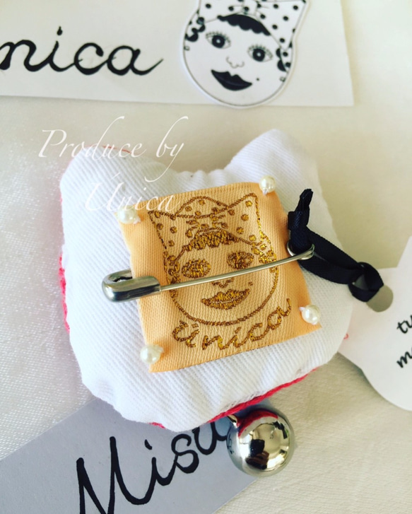 ねこちゃん刺繍ブローチ≪Brooch［misumisu］A-0003≫ 4枚目の画像