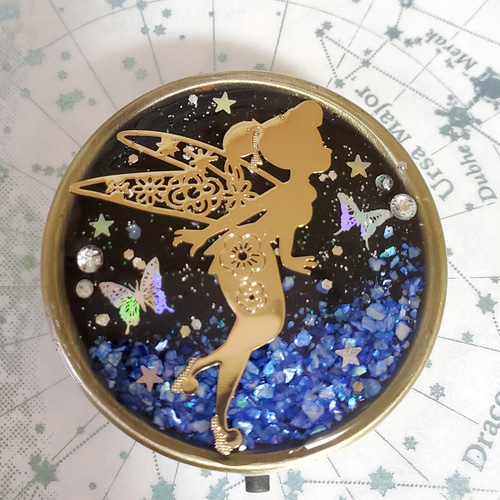 一点のみ。妖精とホログラム蝶のピルケース レジン ハンドメイド 