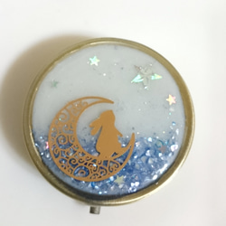 一点のみ。星に願いを…光る月夜のうさぎピルケース☆レジンハンドメイド☆蓄光 2枚目の画像