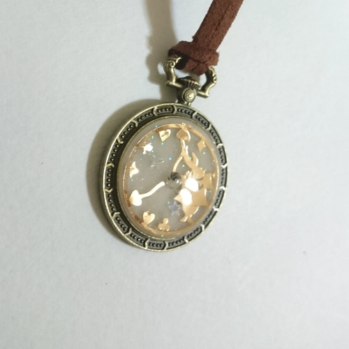一点のみ☆光るアリスのウサギの懐中時計型ネックレス レジン 蓄光 