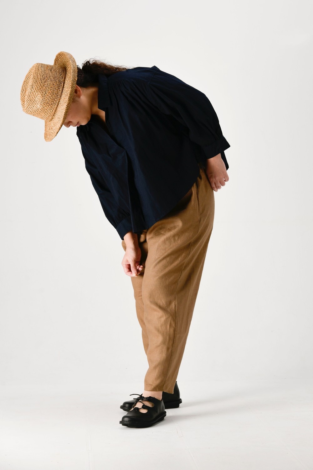 ゆったりリネンパンツ（ブラウン）