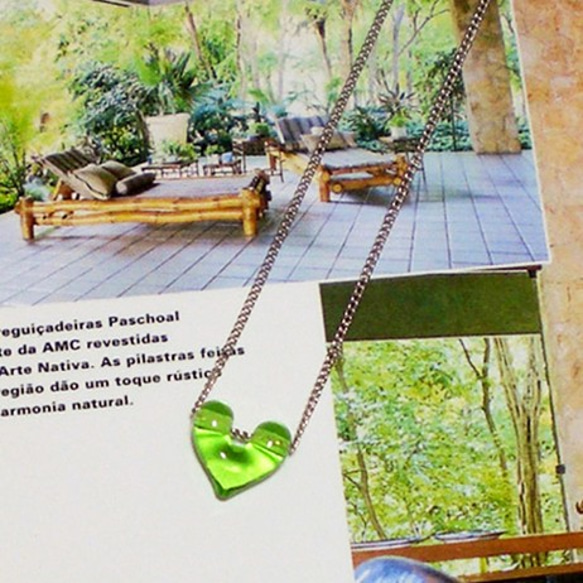 ハートのガラス細工ネックレス（黄緑） 2枚目の画像