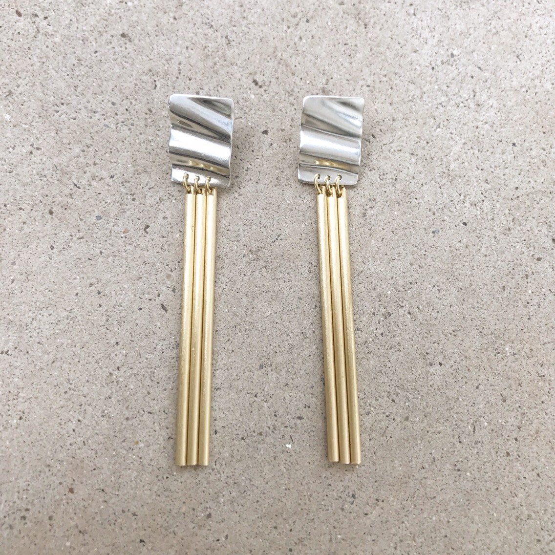 ピアス drape silver - brass line（四角）