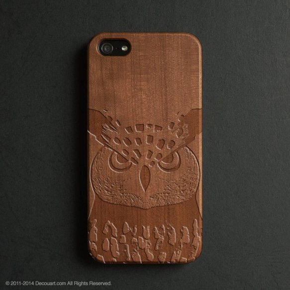 天然木材的木雕iPhone 11 / 11Pro與所有iPhone型號兼容智能手機外殼029梟 第1張的照片