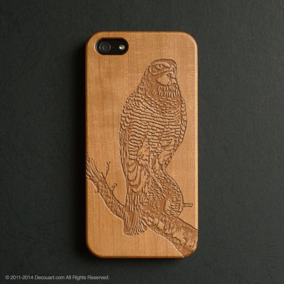 天然木材的木雕iPhone 11 / 11Pro兼容所有iPhone型號Smartphone Case 040 Hawk 第1張的照片