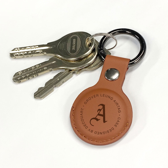 AirTag鑰匙圈保護套鑰匙扣⭐︎首字母/可以插入字符⭐︎3種顏色可供選擇藍色 第7張的照片
