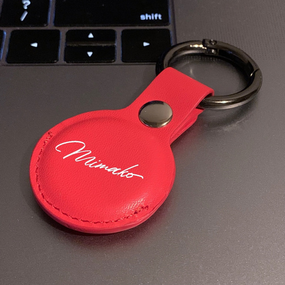 AirTag key ring case key holder ⭐︎ 可以輸入首字母和字母 ⭐︎ 3 種顏色 第7張的照片