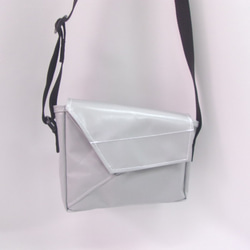 stone shoulder bag 1枚目の画像