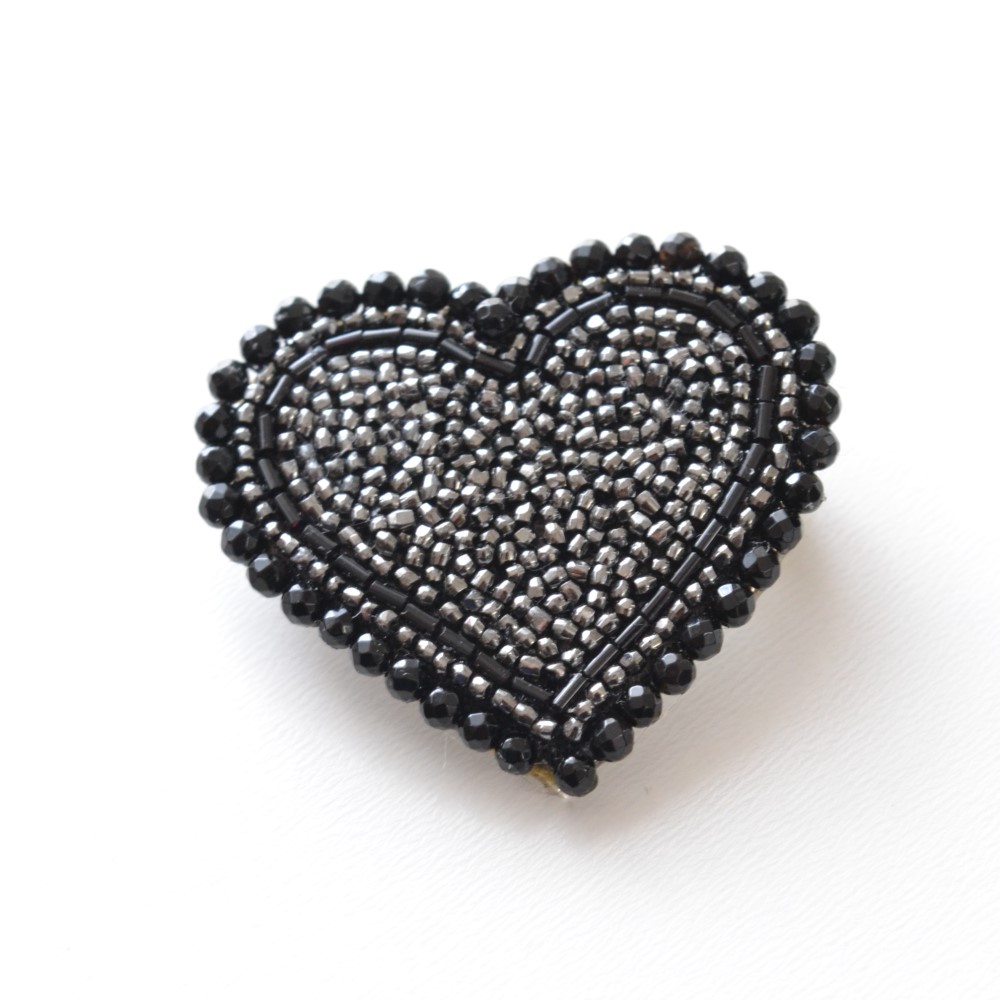 オ－トクチュ－ル刺繍ハートブロ－チ【シンプルブラック】