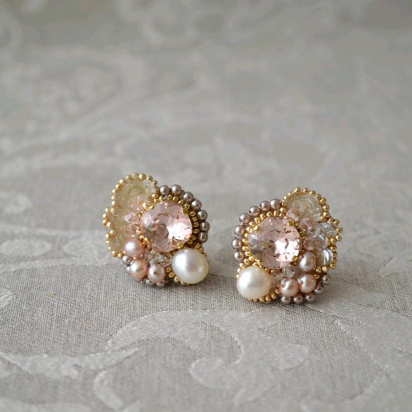 オ－トクチュ－ル刺繍イヤリング　bijou【ヴィンテージローズ】 3枚目の画像
