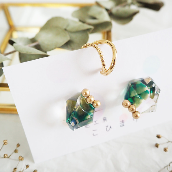 鉱石のカケラ グリーン×ゴールド イヤリング/ピアス＋イヤーカフセット  痛くない 軽い 綺麗 透明感 特集掲載 2枚目の画像