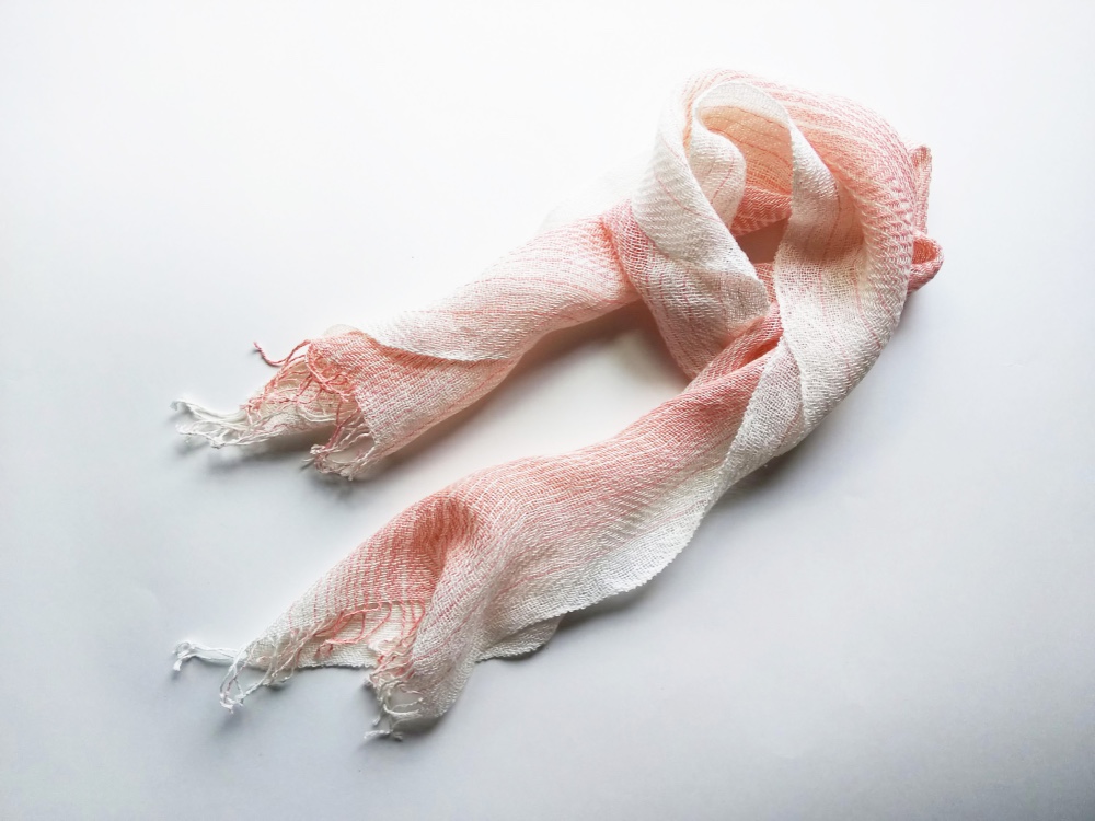 手織 リネンコットンストール ピンクグラデーション