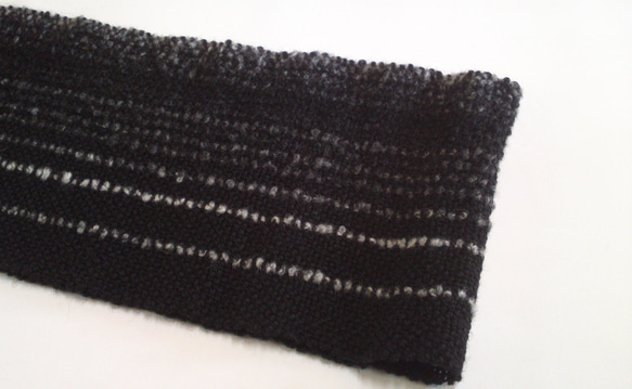 ＜受注制作＞ 手織りスヌード　黒・グレー　グラデーション 5枚目の画像