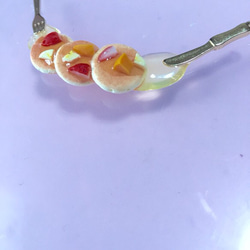 フルーツパンケーキのネックレス 2枚目の画像