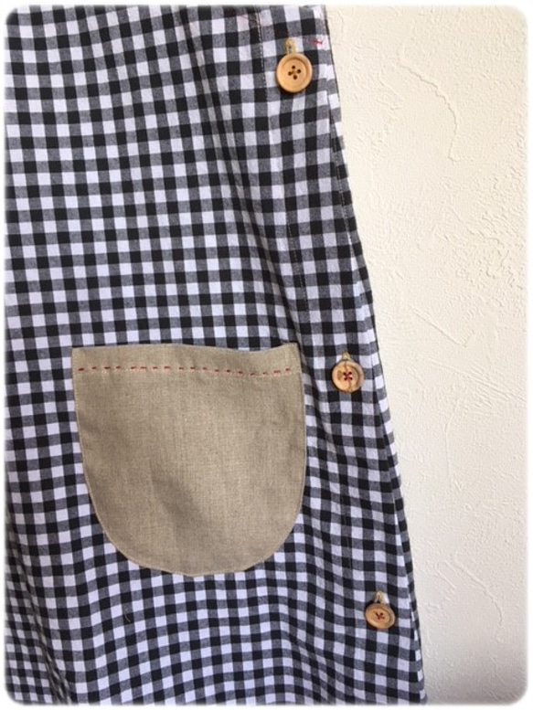 方格格子無袖圍裙 * 側面 3 個鈕扣 * 第4張的照片