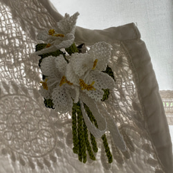 縫い針で編むコサージュ  ホワイト色 8枚目の画像