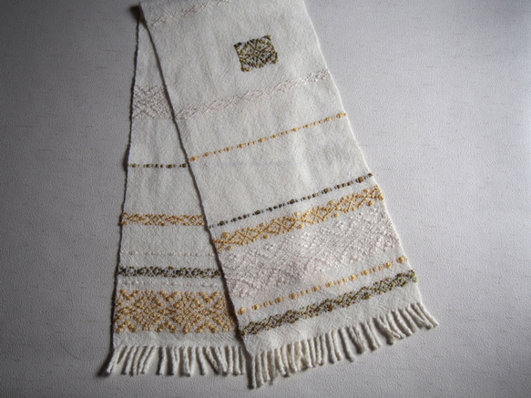 手織り・ウールとシルクのマフラー 1枚目の画像