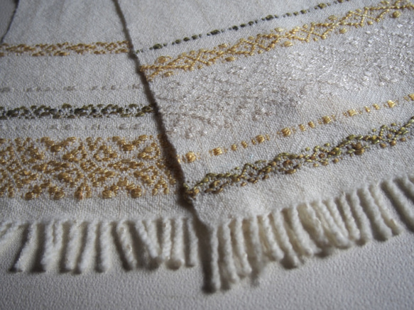 手織り・ウールとシルクのマフラー 4枚目の画像
