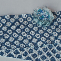 『数量限定１点夏の福袋』藍染手織の半幅帯とフワフワコサージュ　 1枚目の画像