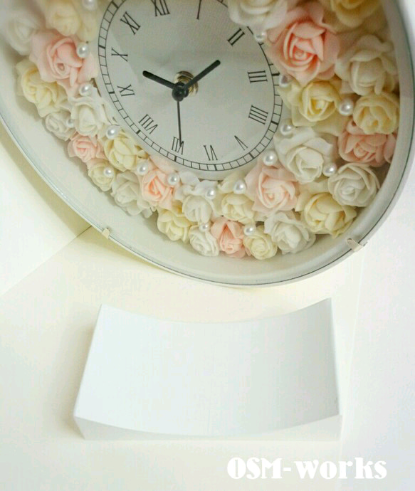 花時計 丸型(ホワイト)ナチュラルなバラver. 3枚目の画像