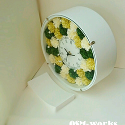 花時計(ホワイト)カーネーション(グリーン系ミックス) 4枚目の画像