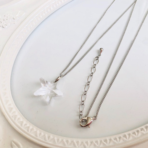 Swarovski シンプルな星のネックレス ネックレス・ペンダント
