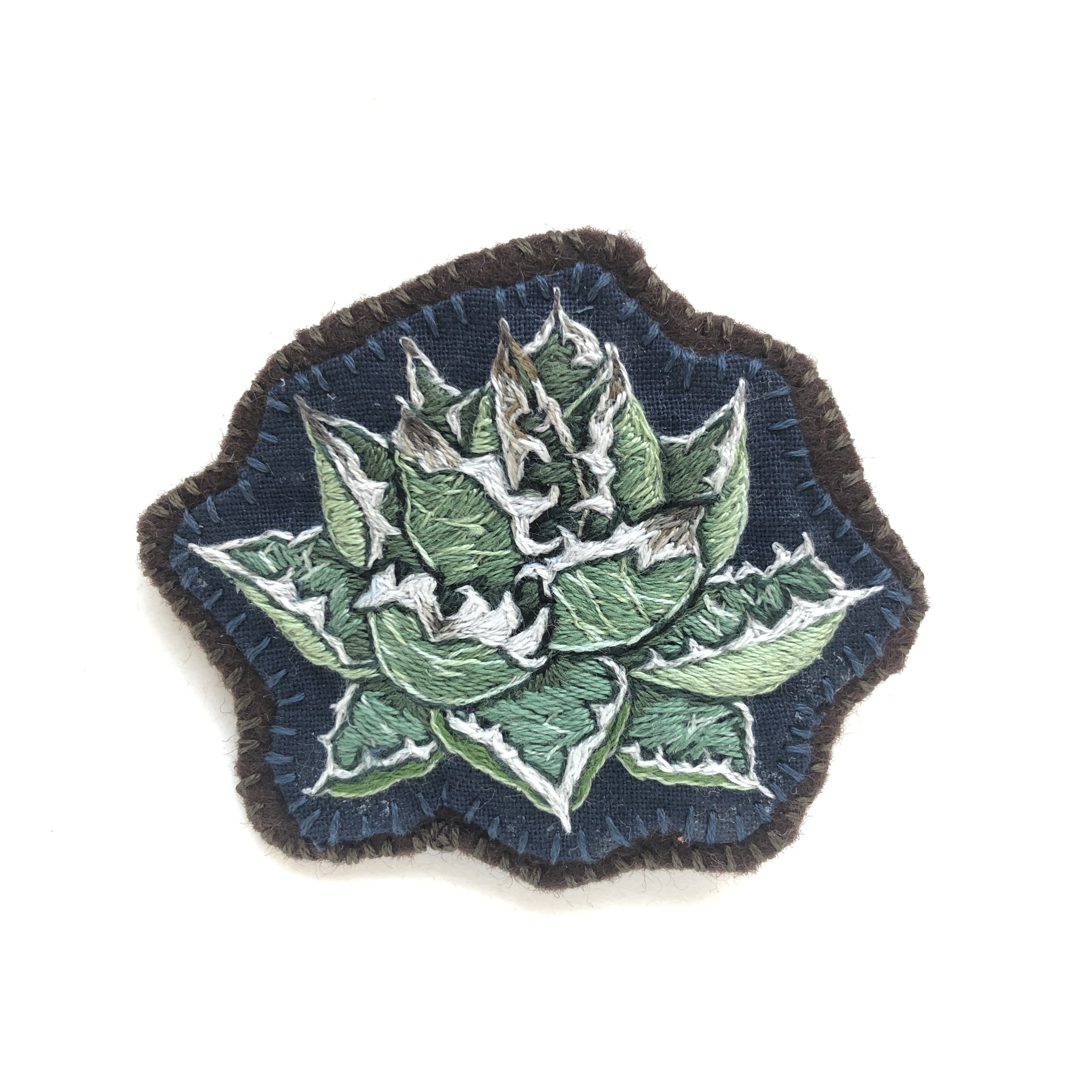 //KUKKO//アンティーク風 クマの刺繍ベンチ
