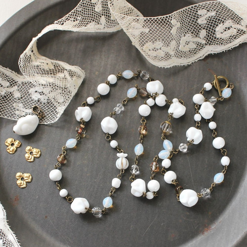 ミリアムハスケル・ビーズ《コスチュームジュエリー》ミルクガラス  